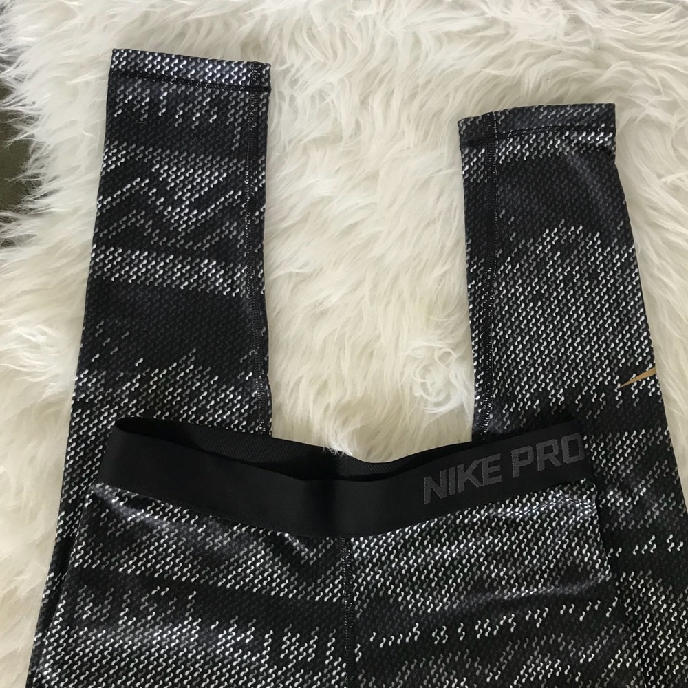 NIKE Pro Dri Fit Nordic Print Leggings M - Picture 4 of 8